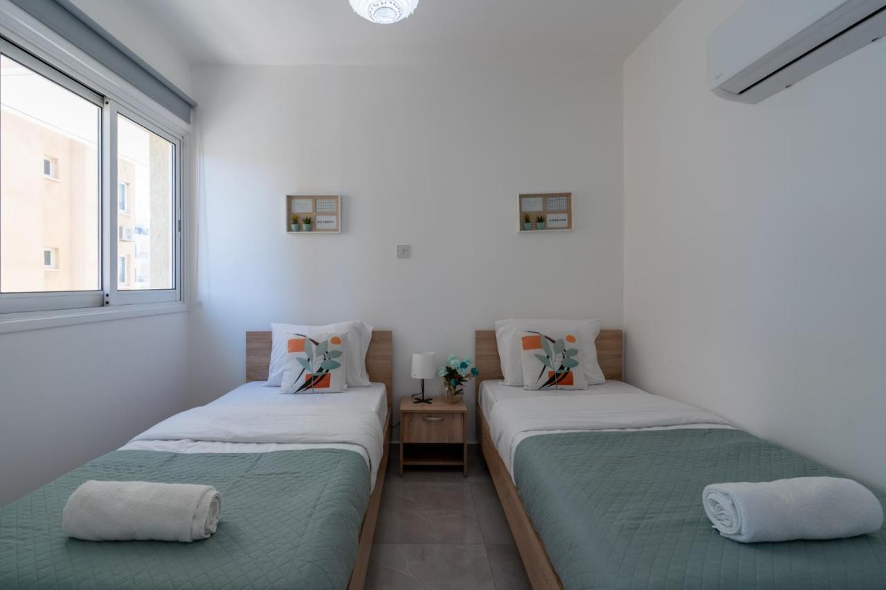 Andrea 3-Bedroom Apt In Mackenzie Ларнака Екстериор снимка
